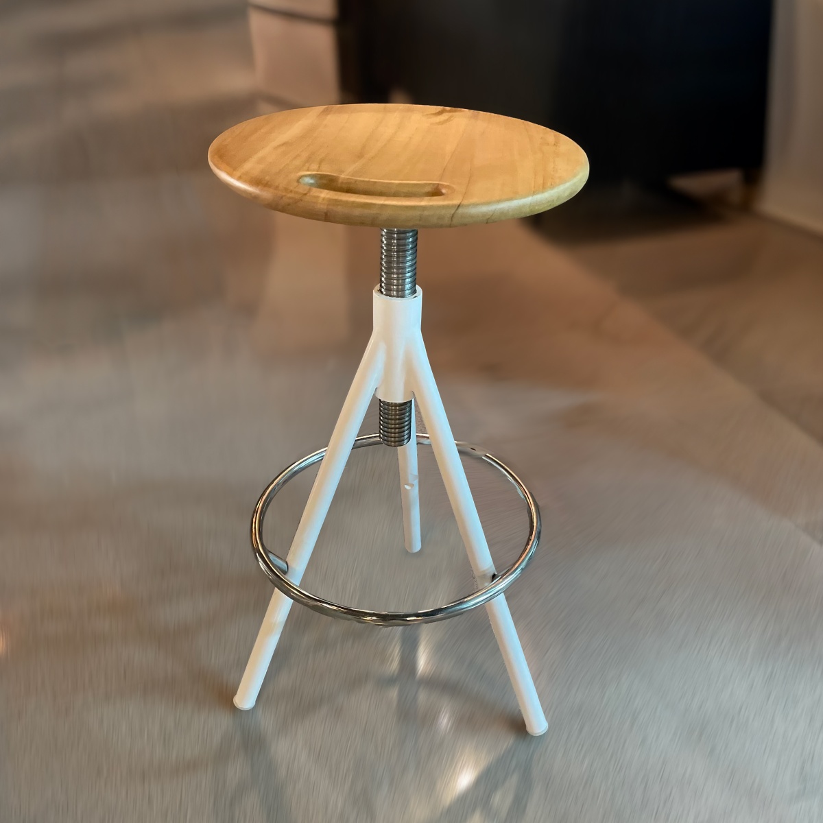 Swivy Indoor Counter Stool